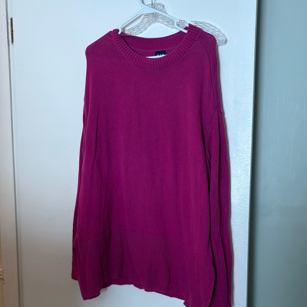 GAP Crewneck Sweater in Bright Fuchsia